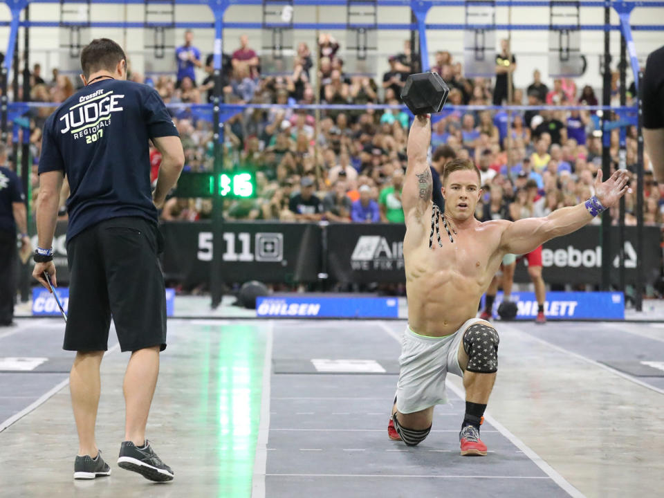 Platz 6 der Männer: Möglichst viele "Box Jumps", "Jumping Pull-ups" und "Kettlebell Swings" innerhalb kürzester Zeit? Kein Problem für Noah Ohlsen. Zwar war der Sportler bislang nie besser als Platz 8 bei den CrossFit Games, aber möglicherweise ändert sich dies schon in den kommenden Tagen. (Bild-Copyright: Photo courtesy of CrossFit Inc.)