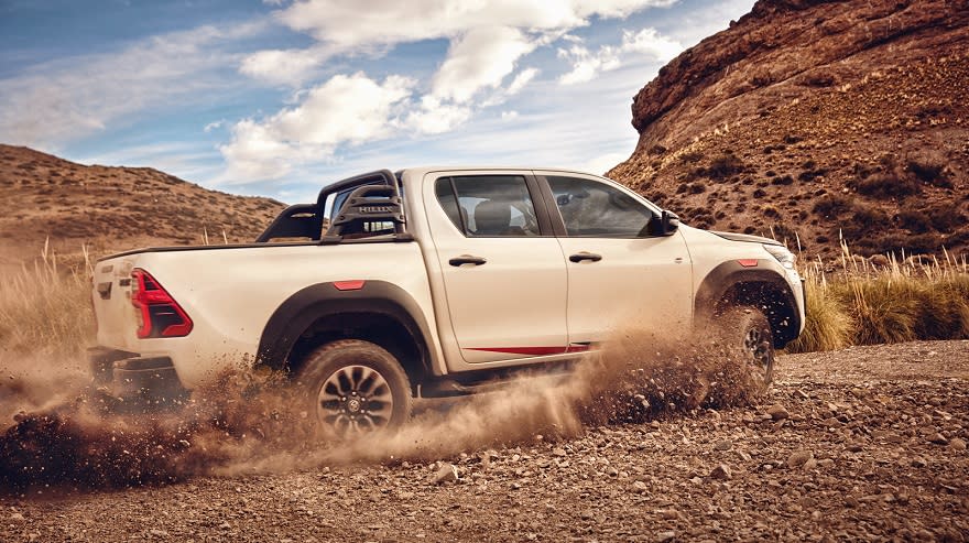 La renovada Toyota Hilux GR-S es más deportiva.