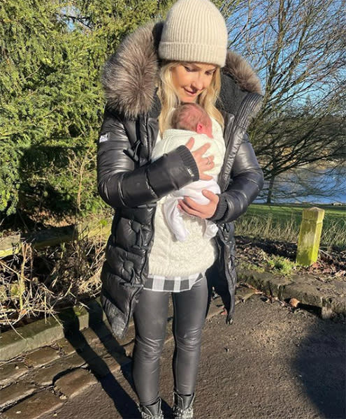 helen-skelton-baby-winter