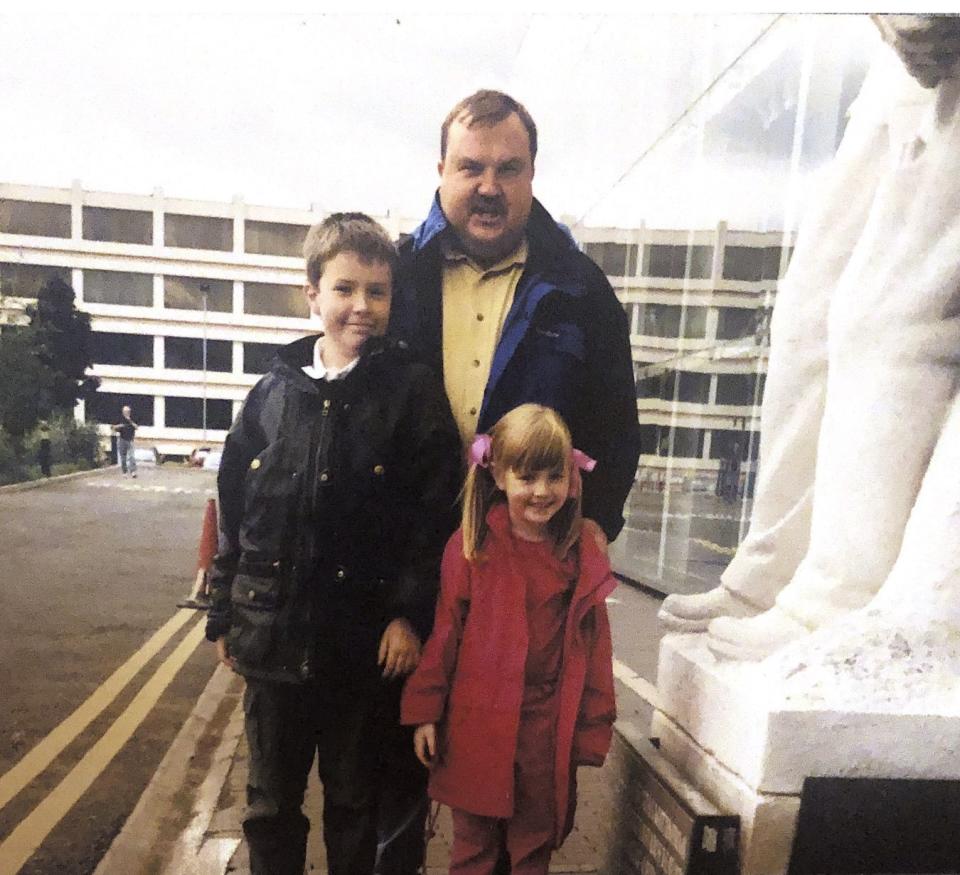 kimberley, her brother as children, and her parents