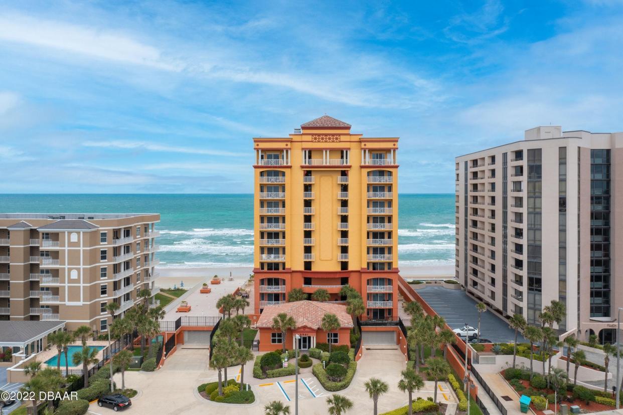 The Daytona Beach Shores’ community of Tuscany Shores is in a highly sought-after location, just south of a long stretch of sparsely populated oceanfront estates, offering serene beach walks bordered by tall natural dunes just outside the door.