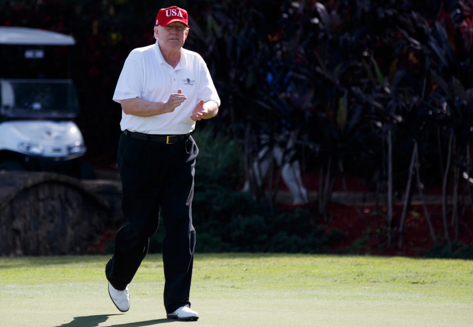 An den Wochenenden besucht Donald Trump gerne den Trump International Golf Club, der nur wenige Kilometer von seiner Mar-a-Lago-Residenz in Palm Beach entfernt ist. (Bild: AP Photo)