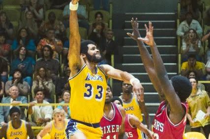 Former college basketball player Solomon Hughes plays Kareem Abdul-Jabbar, No. 33 on the Lakers. Photo courtesy of HBO