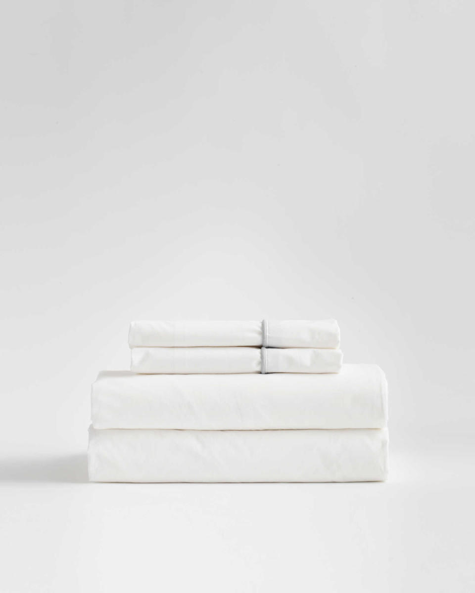 <p><a href="https://go.redirectingat.com?id=74968X1596630&url=https%3A%2F%2Fwww.quince.com%2Fhome%2Fclassic-organic-percale-piped-sheet-set&sref=https%3A%2F%2Fwww.cosmopolitan.com%2Flifestyle%2Fg28890727%2Fluxury-sheets%2F" rel="nofollow noopener" target="_blank" data-ylk="slk:Shop Now;elm:context_link;itc:0;sec:content-canvas" class="link ">Shop Now</a></p><p>Classic Organic Percale Piped Sheet Set (Queen)</p><p>quince.com</p><p>$248.00</p>