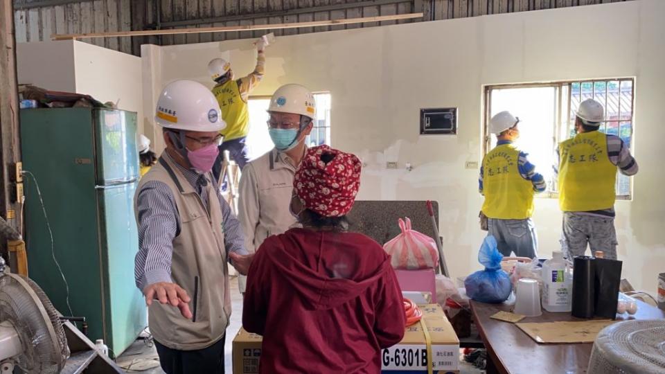 台南市做工行善團合力完成關廟區一處原民屋修繕。（記者張淑娟攝）