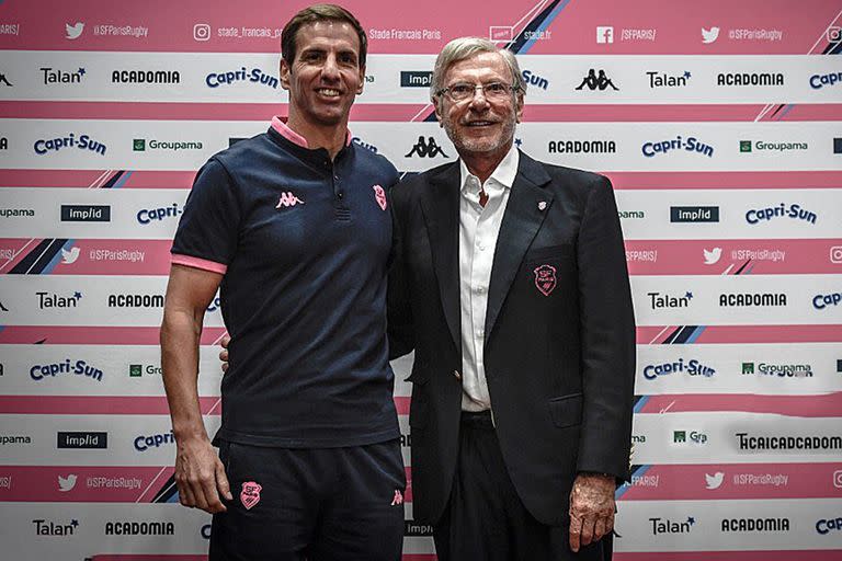 La presentación de Quesada como entrenador de Stade Français, hace dos años, junto al propietario del club Hans-Peter Wild; "si Labit y Ghezal se unen a nosotros, Gonzalo Quesada dejará el club pase lo que pase, incluso si se clasifica", advirtió el empresario suizo.