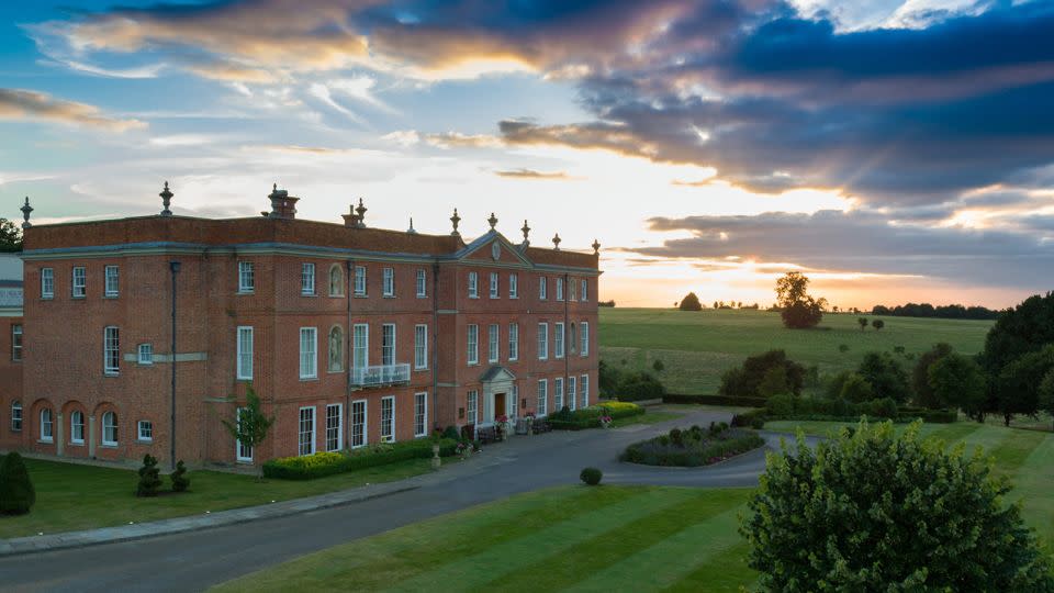 Horseback riding and English gardens await guests of Four Seasons Hotel Hampshire. - Four Seasons