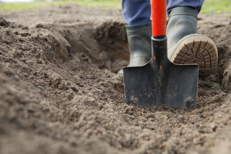 How To Level Ground For Pool Shoveling