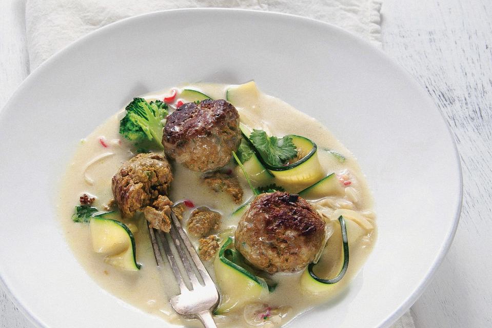 <h1 class="title">Coconut Zucchini Noodles and Spiced Meatballs</h1><cite class="credit">Photo by Vanessa Stump</cite>