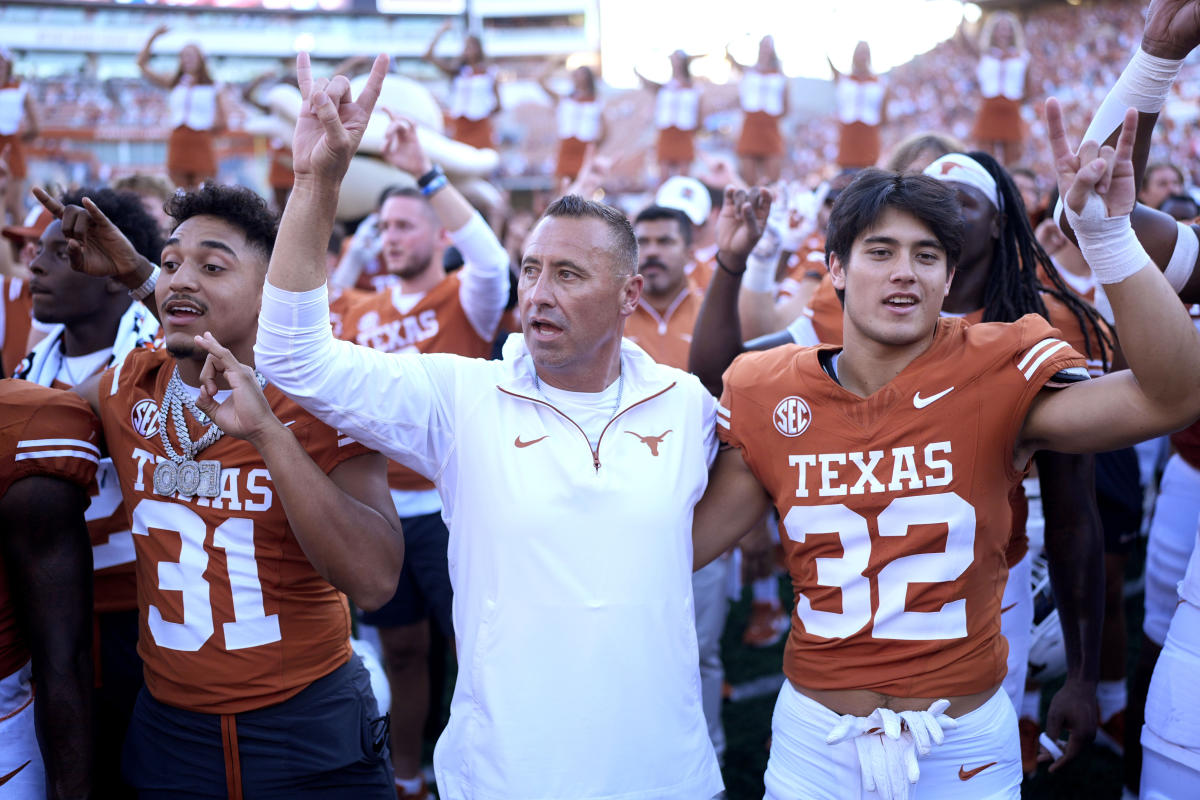 AP Top 25: Texas returns to No. 1, Alabama falls to No. 7 after upsets force rankings reshuffle