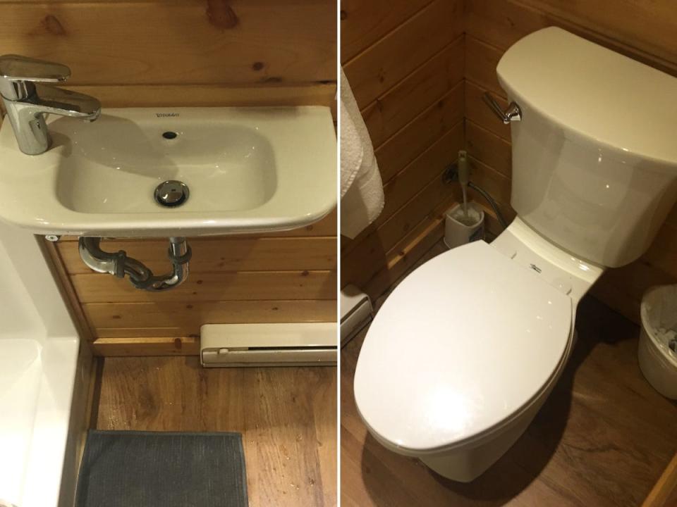 tinyhouse_bathroom