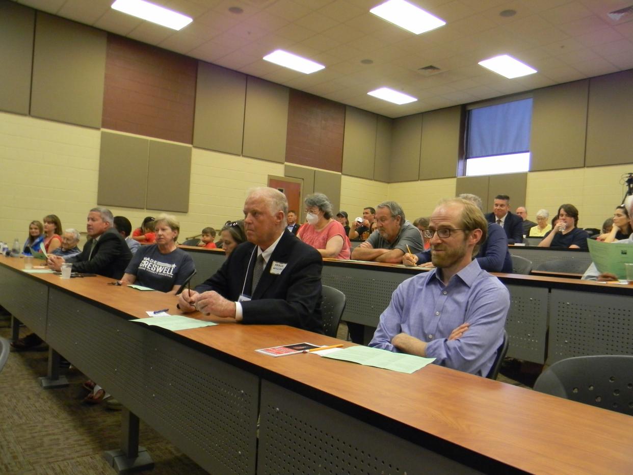 A crowd gathers at Roane State Community College in Oak Ridge on July 12 to listen to Roane County candidates. Early voting began on July 15 and continues through July 30.