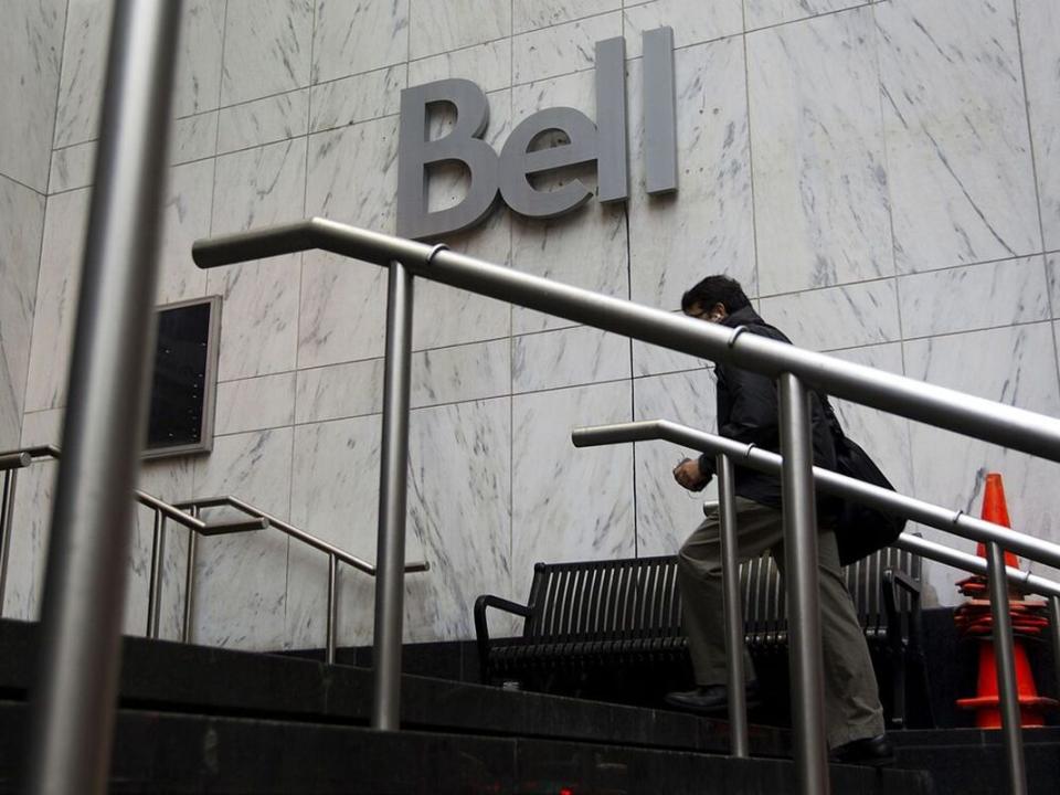 BCE Beats Profit Estimates as Smartphone Subscribers Gain