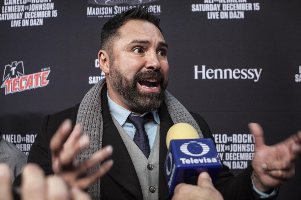 NEW YORK, NY - DECEMBER 11: Oscar De La Hoya speaks to the Press during the Canelo vs. Rocky Grand Arrival/Welcome party at Ainsworth Chelsea on December 11, 2018 in New York City. (Photo by Bill Tompkins/Getty Images)