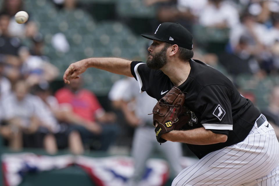 Chicago White Sox starting pitcher Lance Lynn throws against the Seattle Mariners during the first inning of a baseball game in Chicago, Saturday, June 26, 2021. (AP Photo/Nam Y. Huh)