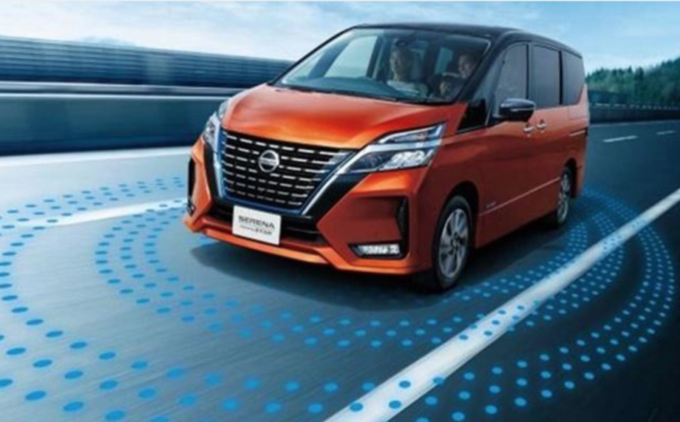 Nissan Serena 堪稱家族最重要的主力，常出現在日本每月銷售榜前 10 名，與 Toyota Voxy 車系競爭激烈。