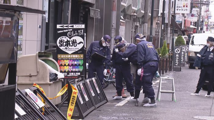 2 月 1 日，大阪心齋橋發生連環刺傷途人案，兩名男子受傷，疑犯在逃，警方正在調查案件。（讀賣電視台圖片）