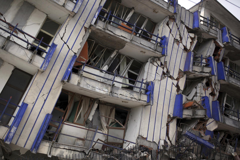 <p>A view of a partially collapsed hotel in Matias Romero, Oaxaca state, Mexico, Friday, Sept. 8, 2017. One of the most powerful earthquakes ever recorded in Mexico struck off the country’s southern coast, toppling hundreds of buildings, triggering tsunami evacuations and sending panicked people fleeing into the streets in the middle of the night. At least 35 people were reported killed.(AP Photo/Felix Marquez) </p>