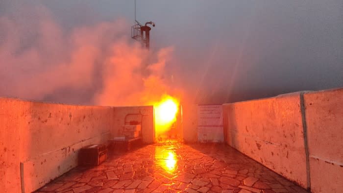 石門水庫昨日下午燃放一顆人工造雨焰劑。   圖/水利署提供