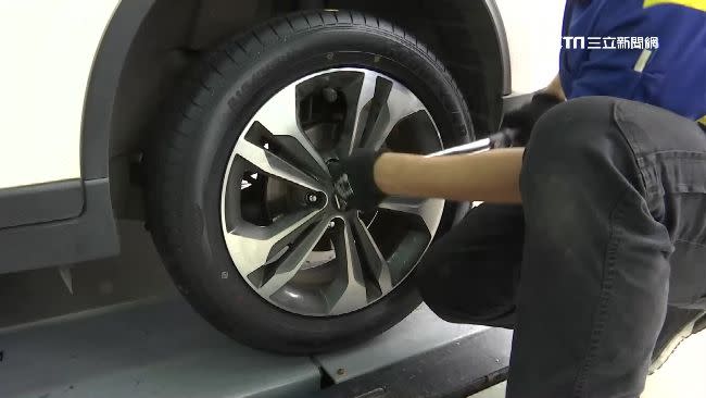 汽機車定期更換輪胎，能夠保持良好的抓地力和駕駛生命力。（示意圖／資料照）