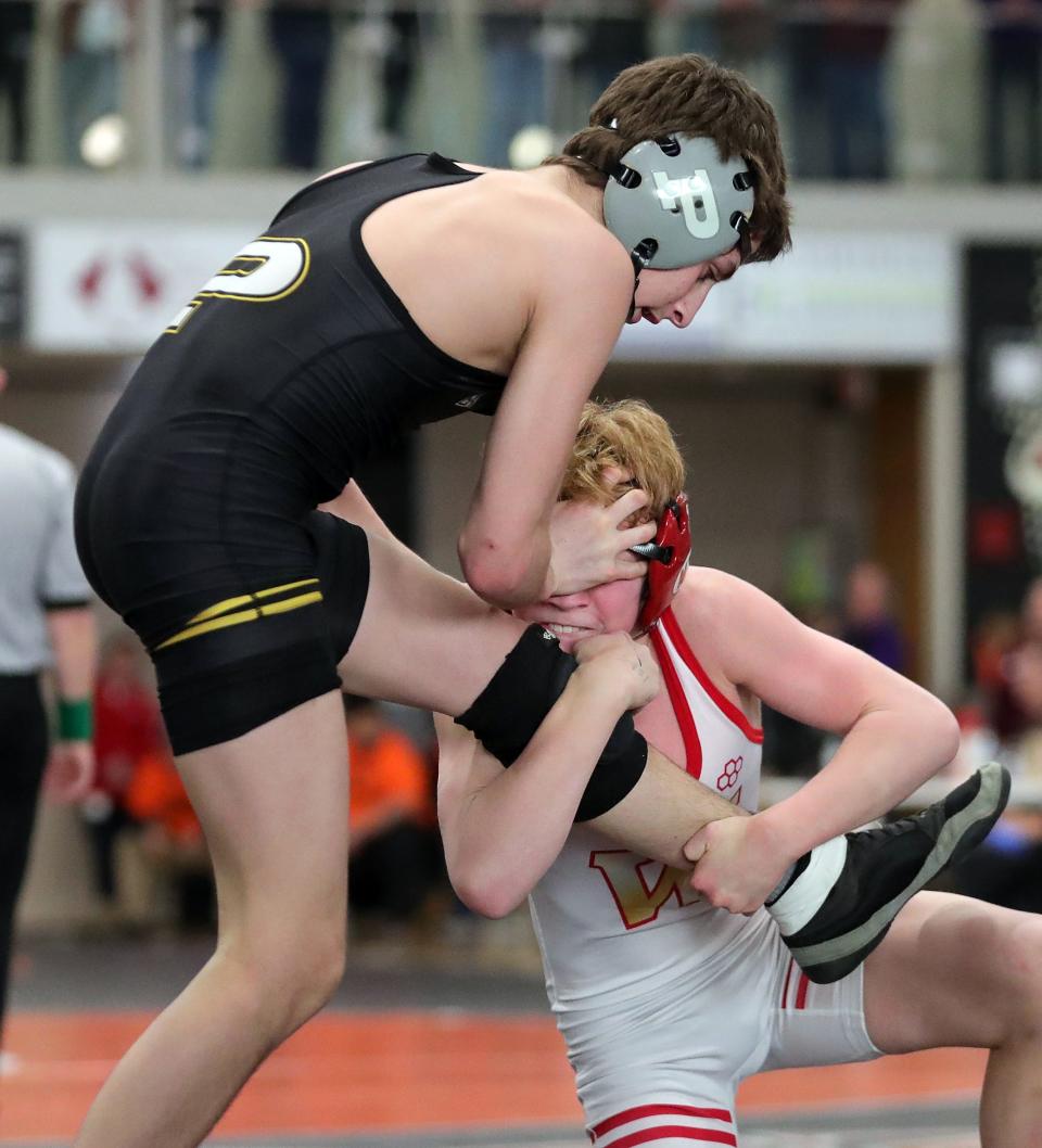 Wadsworth's Blake Frantz, right, is moving into the quarterfinals after a win over a district champion at the state tournament.