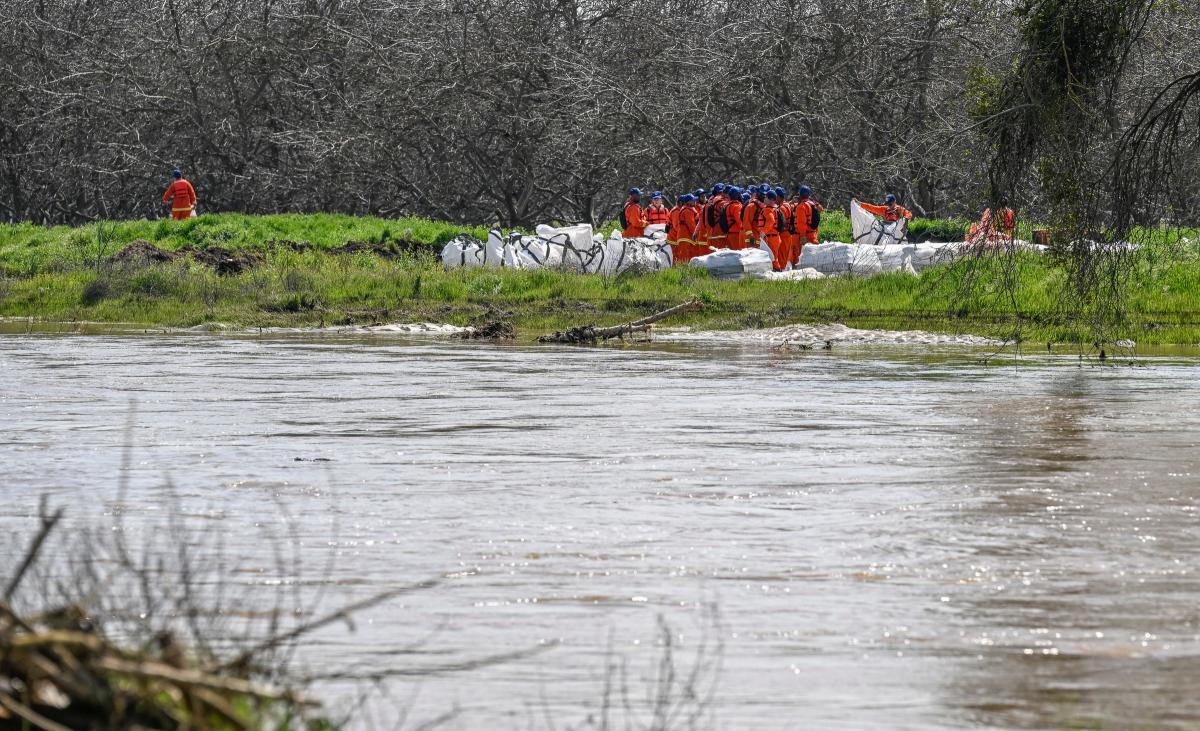 Southern portions of Tulare report flooding due to Tule River levee breach