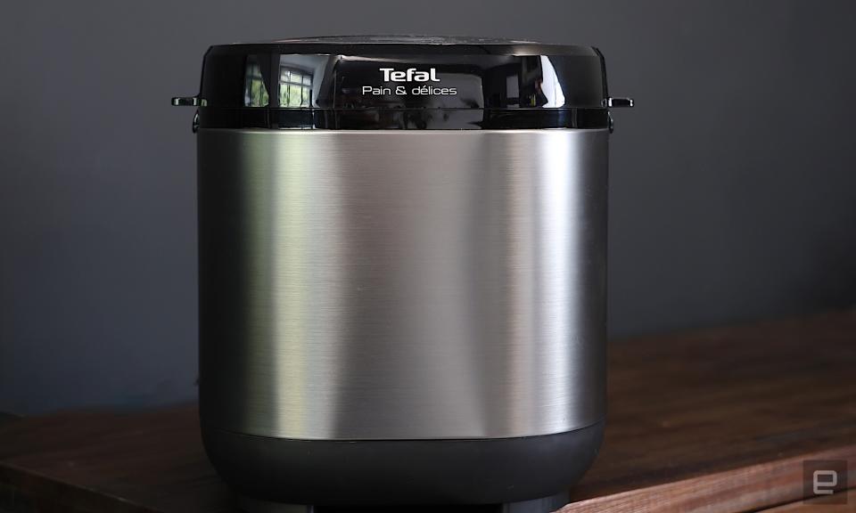 A photo of the Tefal bread maker on the table.