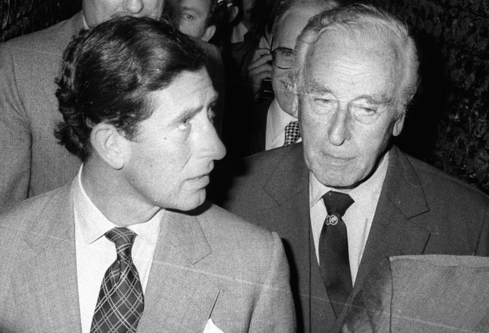 Reims, France, Prince Charles avec Lord Mountbatten, son grand oncle., Prince Charles arrives with his great uncle Lord Mountbatten in Reims, France.   (Photo by Francis Apesteguy/Getty Images)