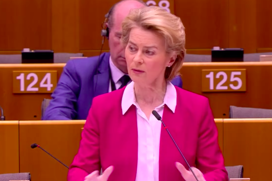 Ursula von der Leyen speaking in the European Parliament: EbS