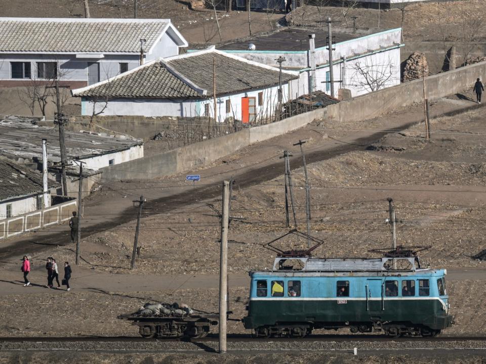 A green mobile wagon.