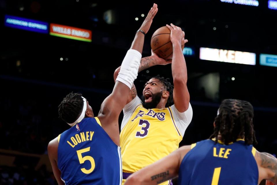 DEP-BAS WARRIORS-LAKERS (AP)