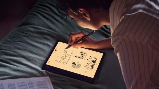 Kobo Upgraded Its Elipsa E-Note With a Screen That Won't Screw Up Your Sleep