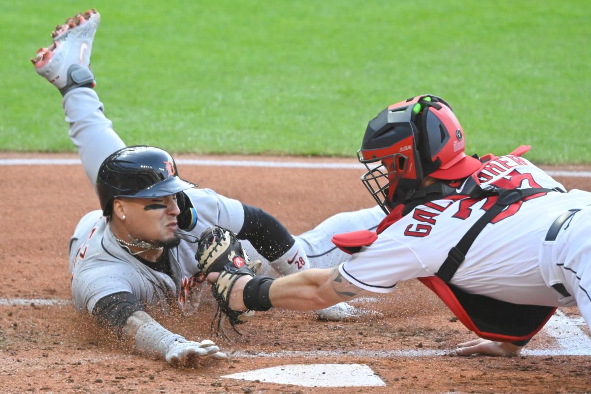 A.J. Hinch, Detroit Tigers players react to Michael Lorenzen no