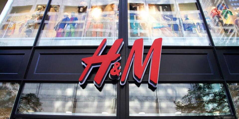 h and m