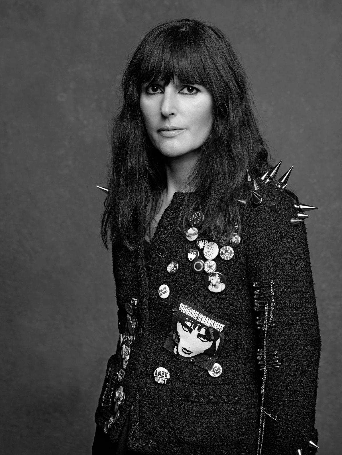 Virginie Viard Debuts First Solo Chanel Collection Since Karl Lagerfeld's  Passing