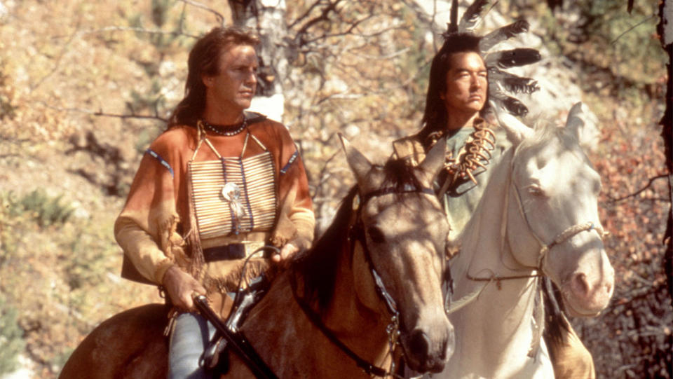 Kevin Costner and Graham Greene in DANCES WITH WOLVES, 1990.