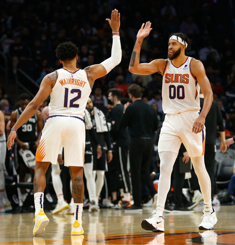 Should the Phoenix Suns have better odds to win the 2021-22 NBA championship?