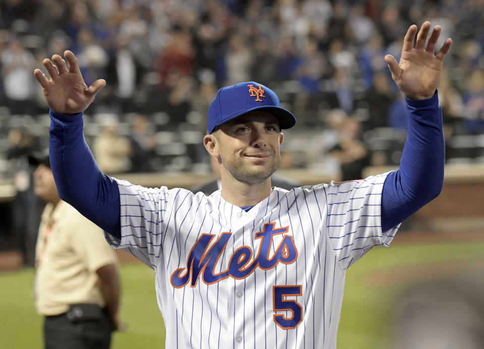 New York Mets third baseman David Wright thanks the fans after the team's baseball game against the Miami Marlins on Saturday, Sept. 29, 2018, in New York. (AP Photo/Bill Kostroun)
