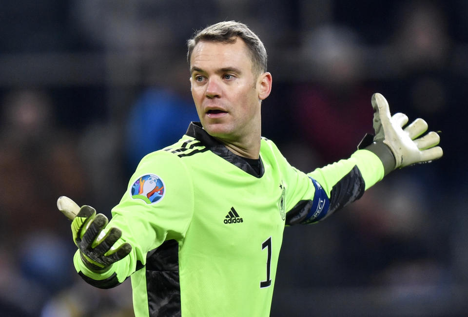 ARCHIVO -- El arquero alemán Manuel Neuer durante el partido de su selección contra Bielorrusia, el 16 de noviembre de 2019. (AP Foto/Martin Meissner)