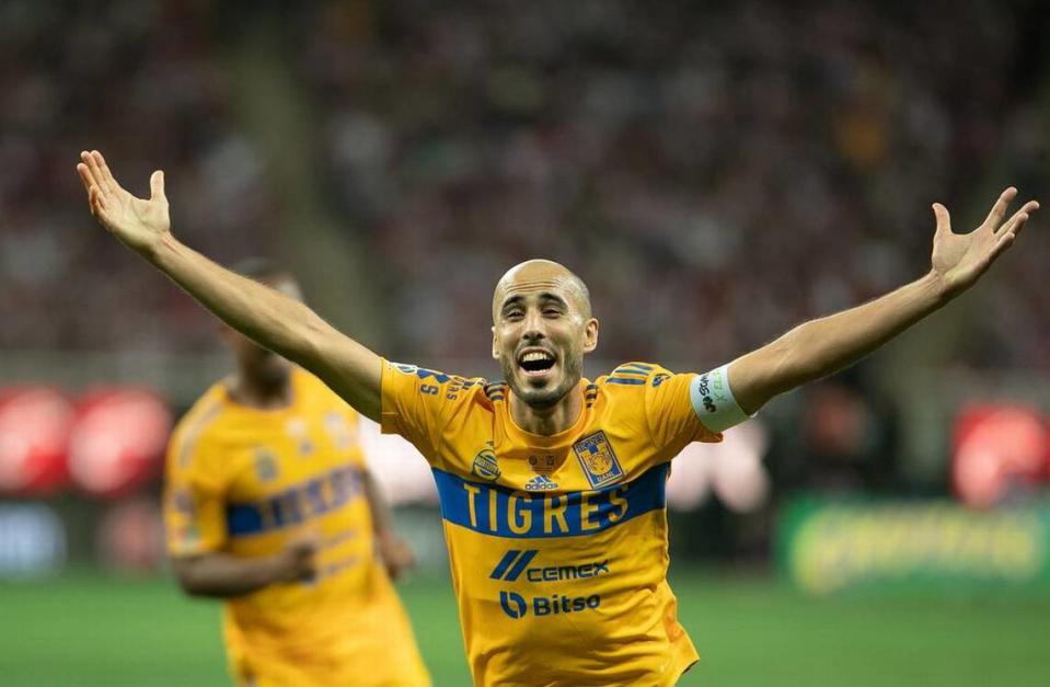 Guido Pizarro de Tigres celebra tras anotar contra el Guadalajara, durante la vuelta de la final del torneo Clausura 2023 de la Liga MX en el Estadio Akron en Guadalajara, Jalisco el 28 de mayo.