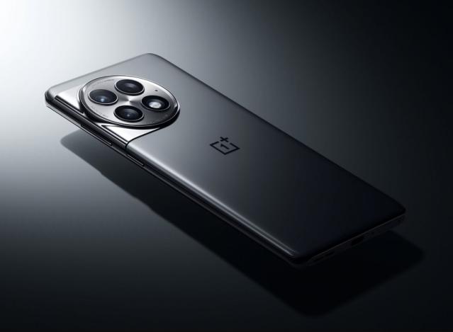 Leaked promo shows OnePlus Ace 2 Pro sporting 150W charging, 24GB RAM and  1TB storage