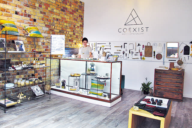 Coexist 設計小店是其中一間時尚店舖，簡約的擺設吸引小記入去逛逛。（周翠玲攝）