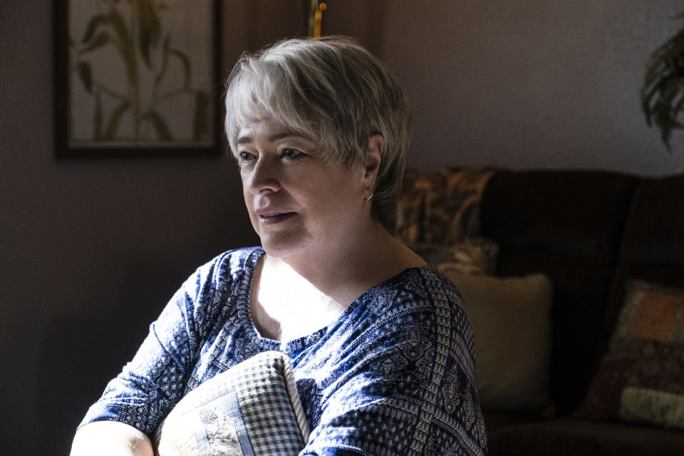 Kathy Bates as Bobi Jewell, Richard's mother | Claire Folger - 2019 Warner Bros. Entertainment Inc. All Rights Reserved.