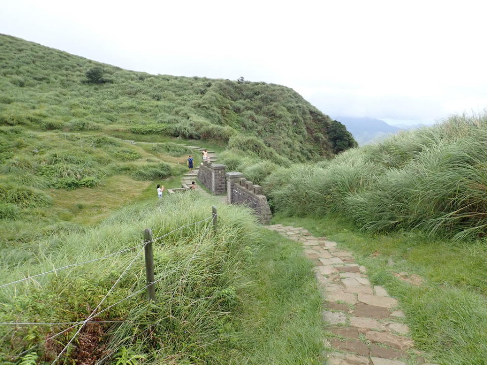 台北擎天崗環形步道＋竹篙山