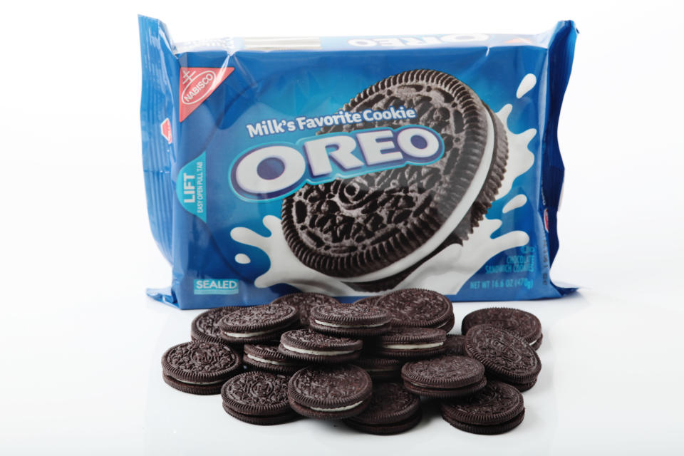 Die Verpackung lässt es jetzt nicht gleich vermuten, aber die Original Oreo-Kekse sind wirklich vegan. (Bild: Getty Images)