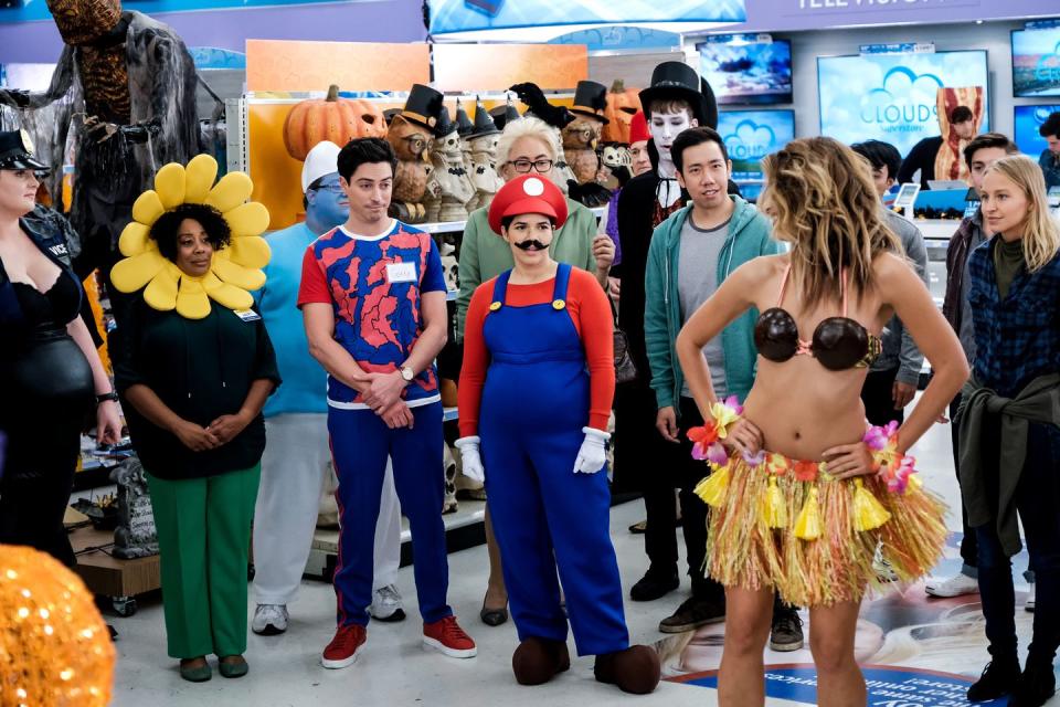 <i>Superstore</i> — "Costume Competition"