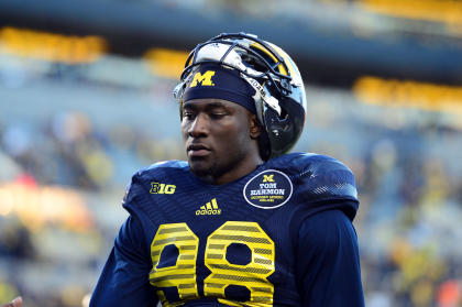 Devin Gardner warms up against Penn State. (USA TODAY Sports)