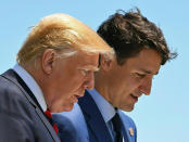 <p>President Donald Trump (L) speaks with Canadian Prime Minister Justin Trudeau during the G7 Summit in La Malbaie, Quebec, Canada, June 8, 2018. (Photo: Saul Loeb/AFP/Getty Images) </p>