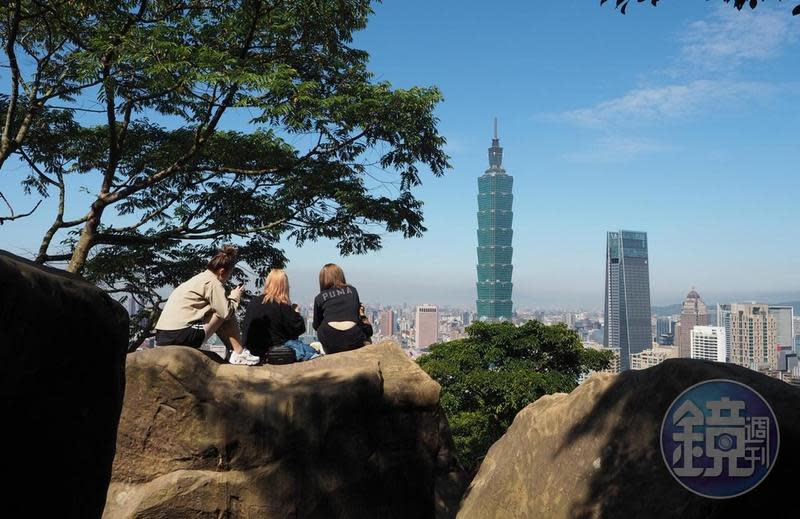 象山六巨石，一向是熱門的拍照景點。