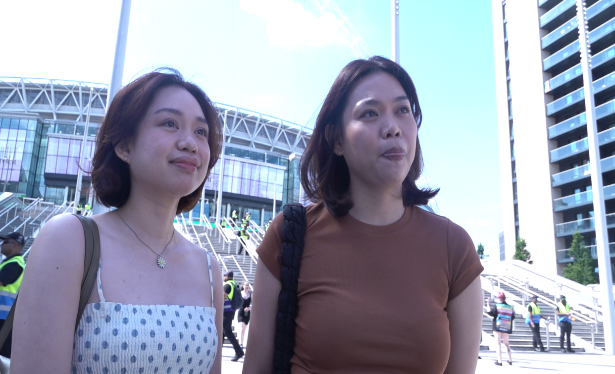 Taylor Swift fans Lilly and Shannie Gagata at Wembley